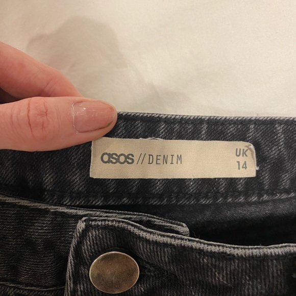 ASOS Black Denim Mom Shorts - Picture 6 of 9